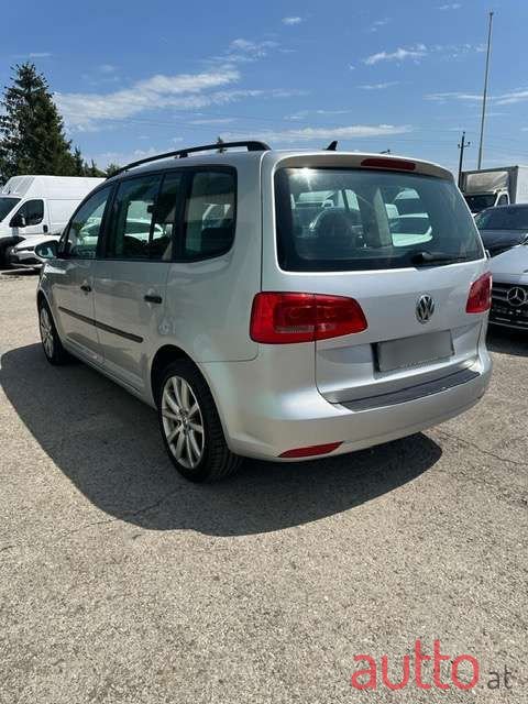 2014' Volkswagen Touran photo #4