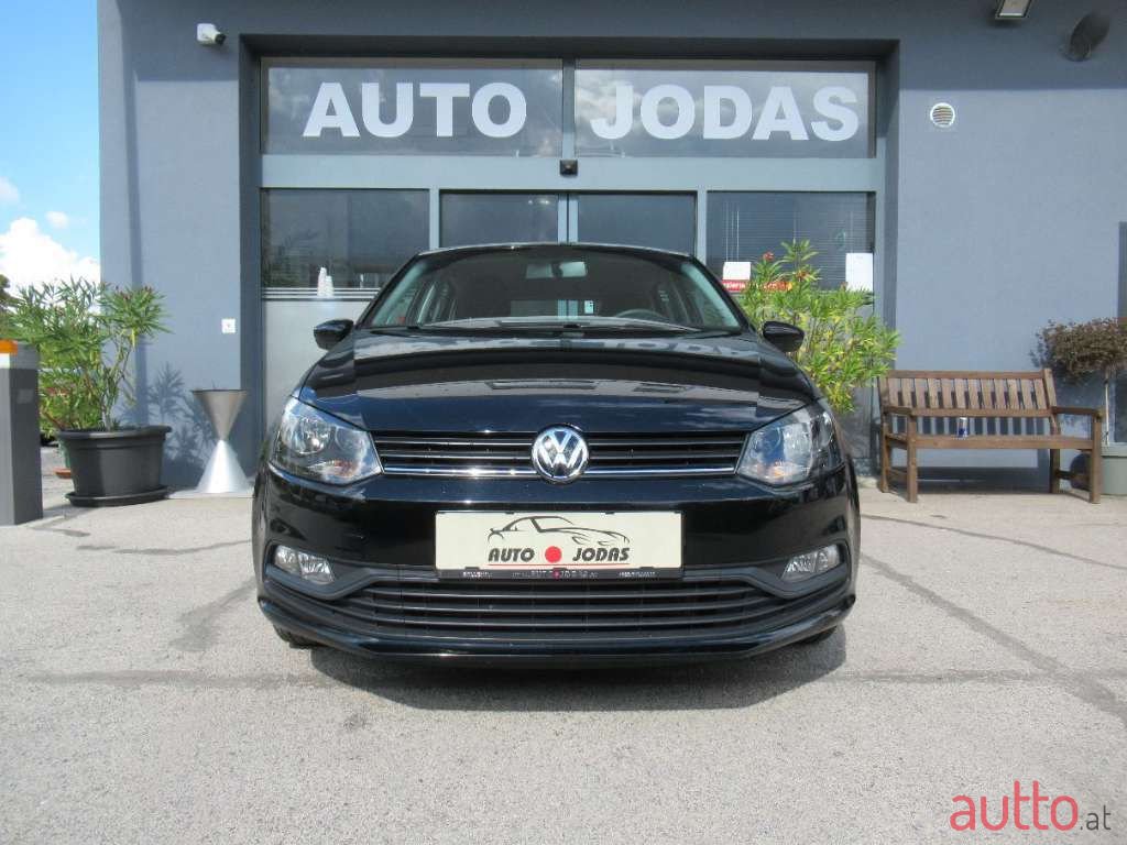 2016' Volkswagen Polo photo #1