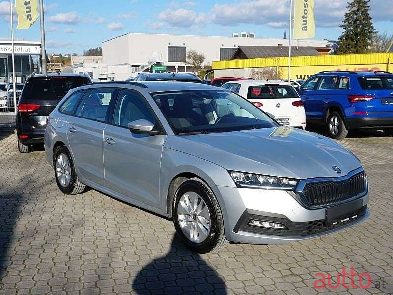 2020' Skoda Octavia photo #3