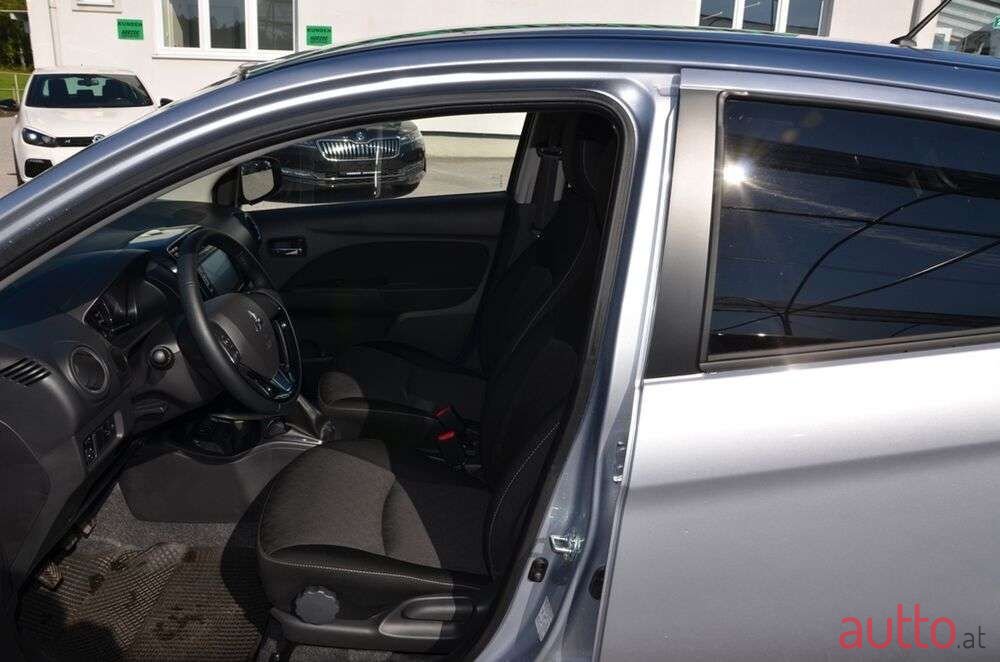 2022' Mitsubishi Space Star photo #5