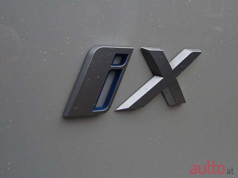 2023' BMW iX photo #5