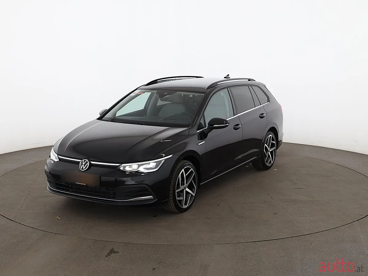2022' Volkswagen Golf photo #1
