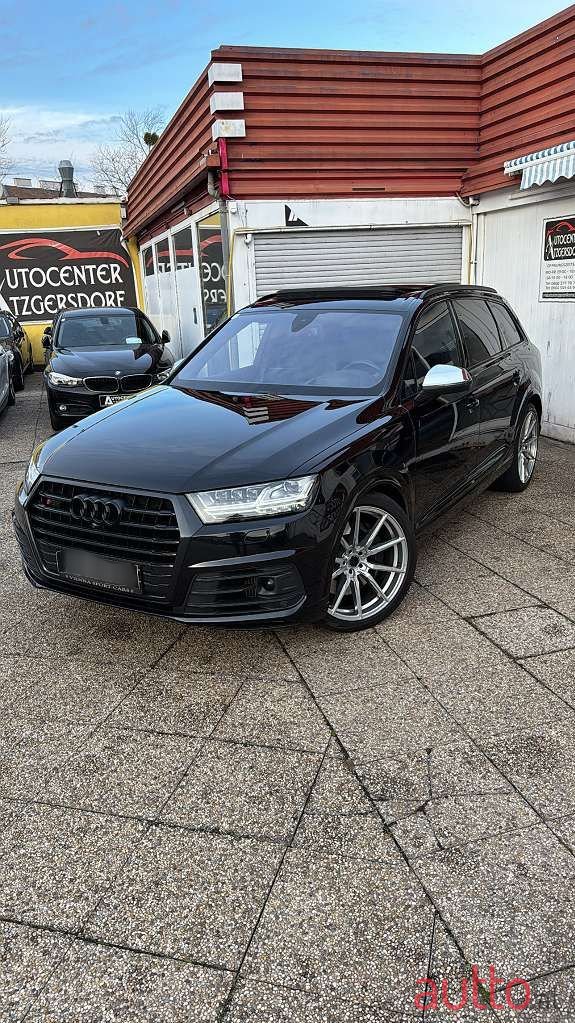 2017' Audi Q7 photo #5