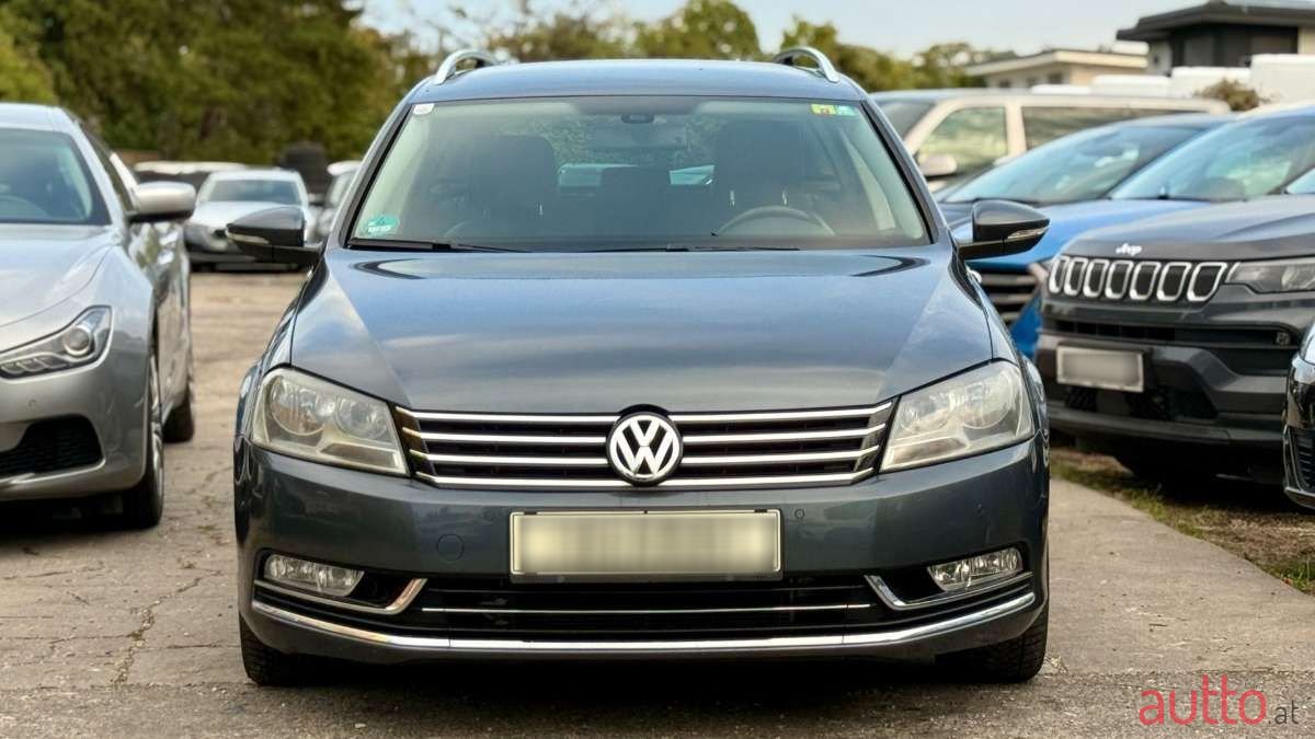 2013' Volkswagen Passat photo #1