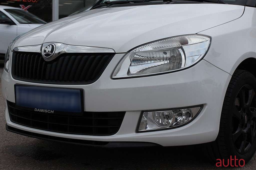 2014' Skoda Fabia photo #1