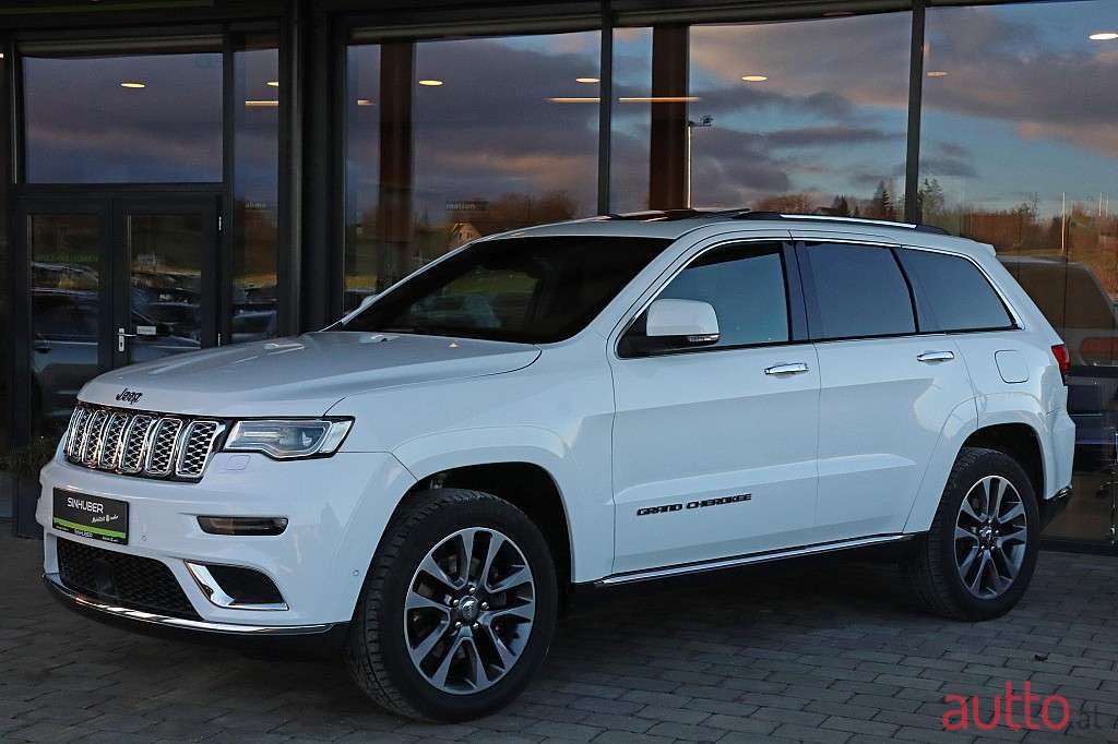 2017' Jeep Grand Cherokee photo #5