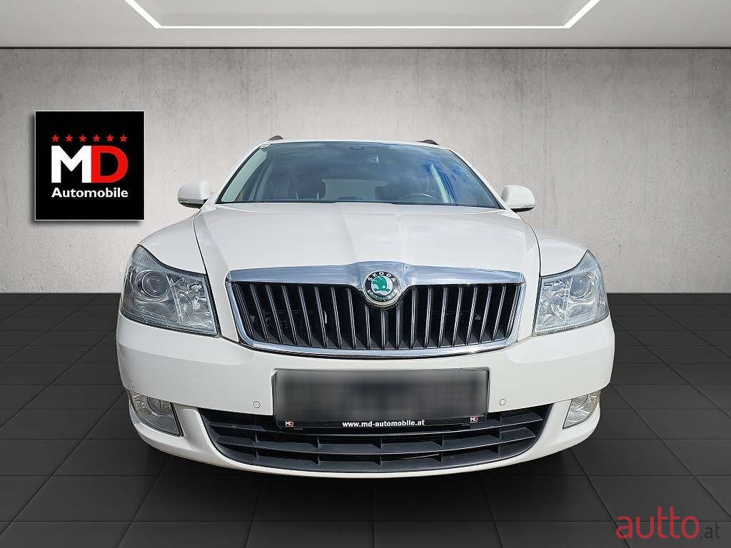 2012' Skoda Octavia photo #2