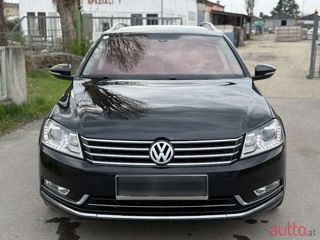 2012' Volkswagen Passat photo #2