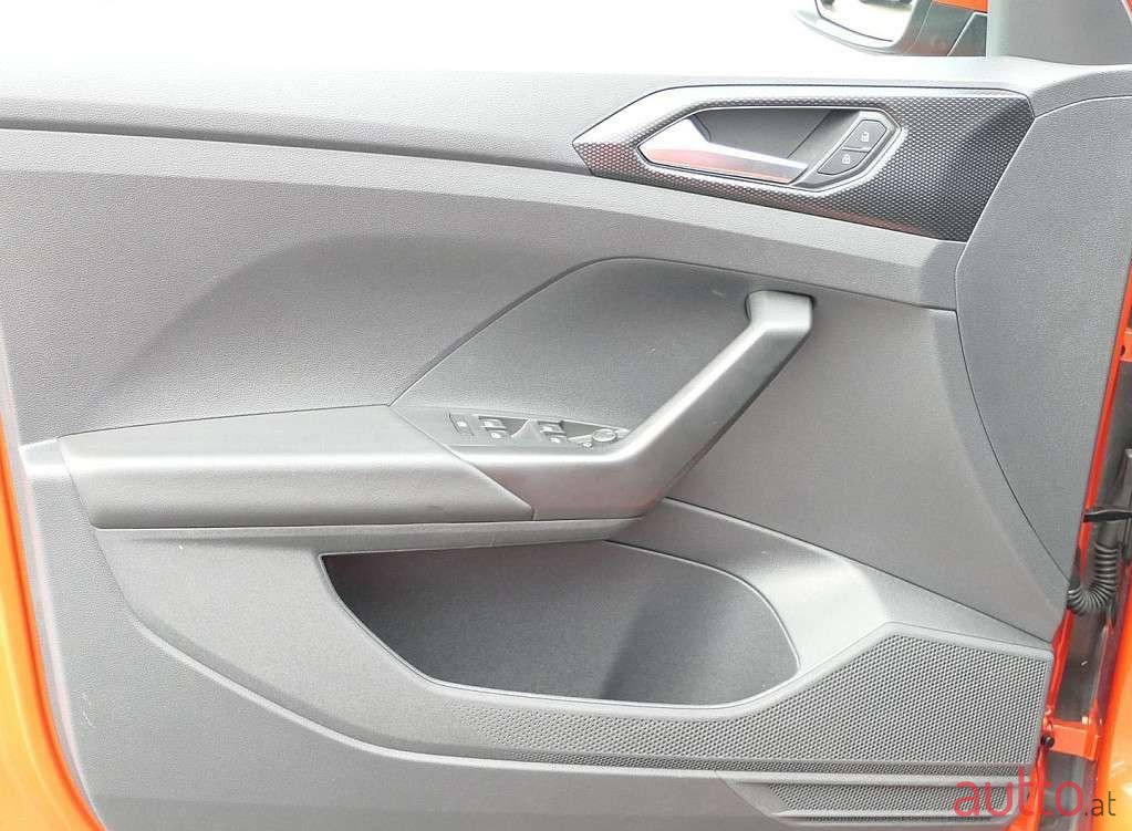 2022' Volkswagen T-Cross photo #6