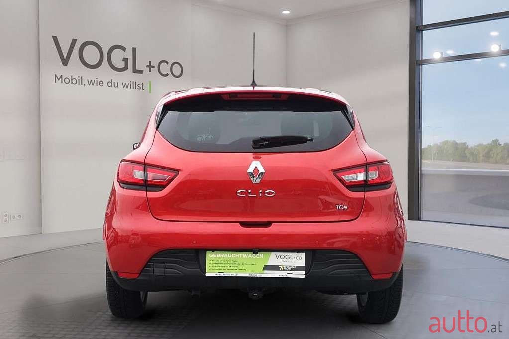 2015' Renault Clio photo #6