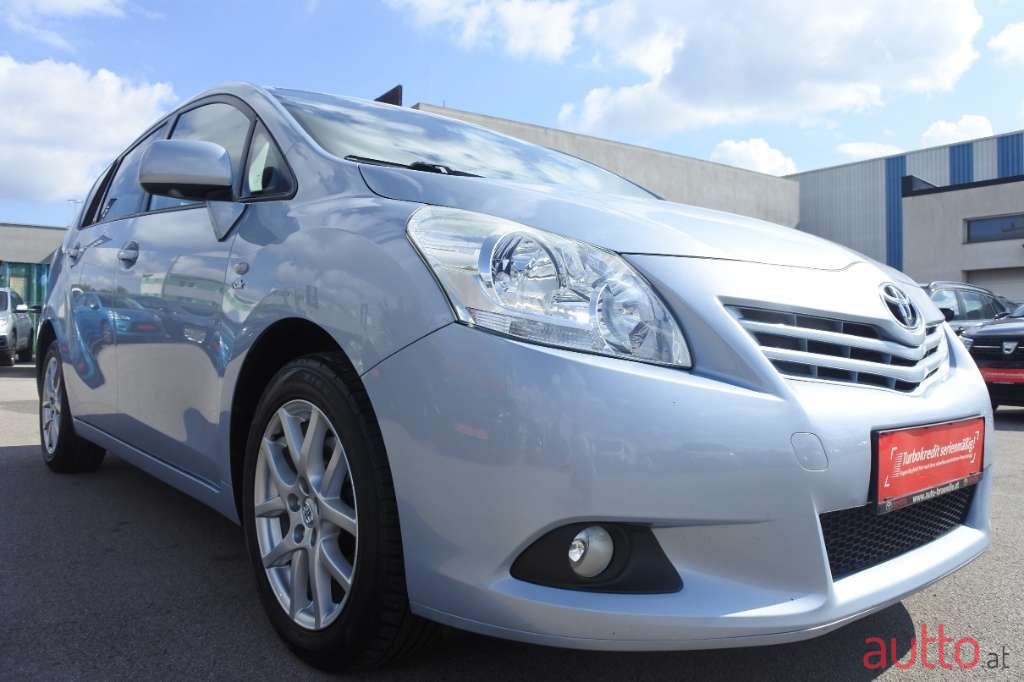 2009' Toyota Verso photo #5