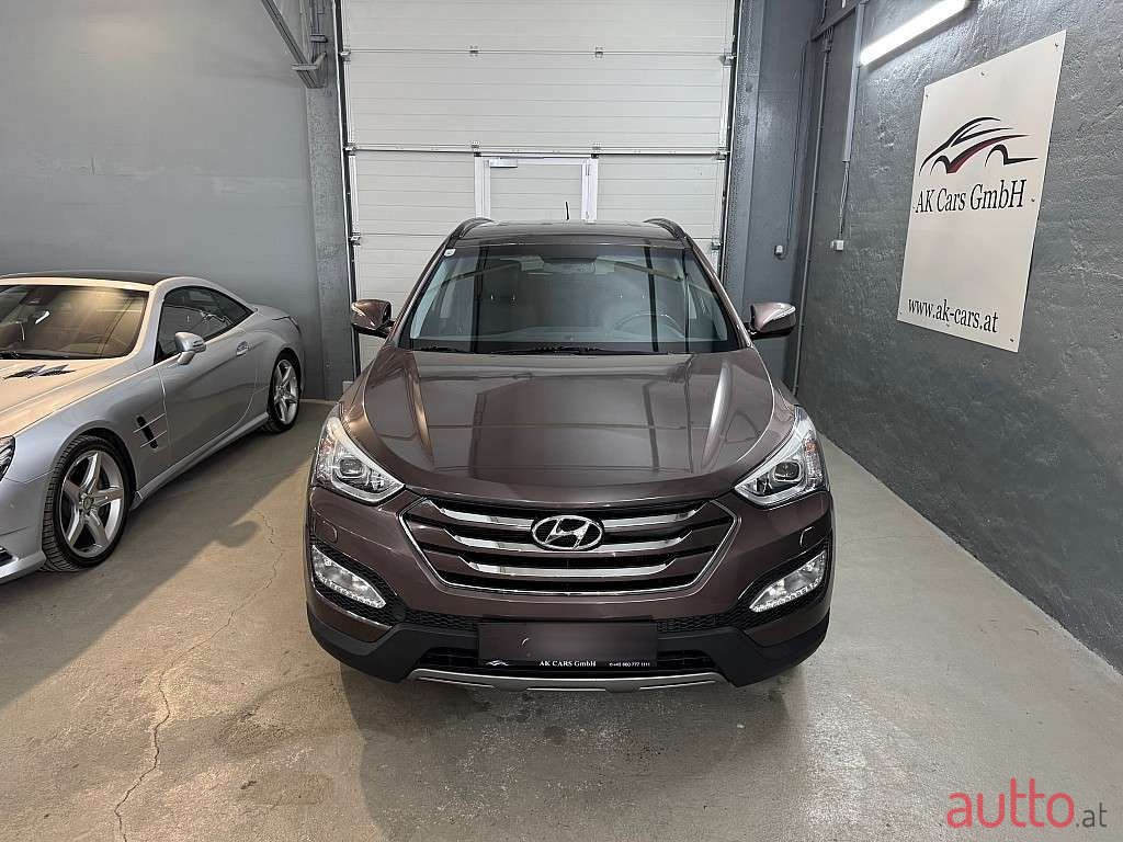 2014' Hyundai Santa Fe photo #3