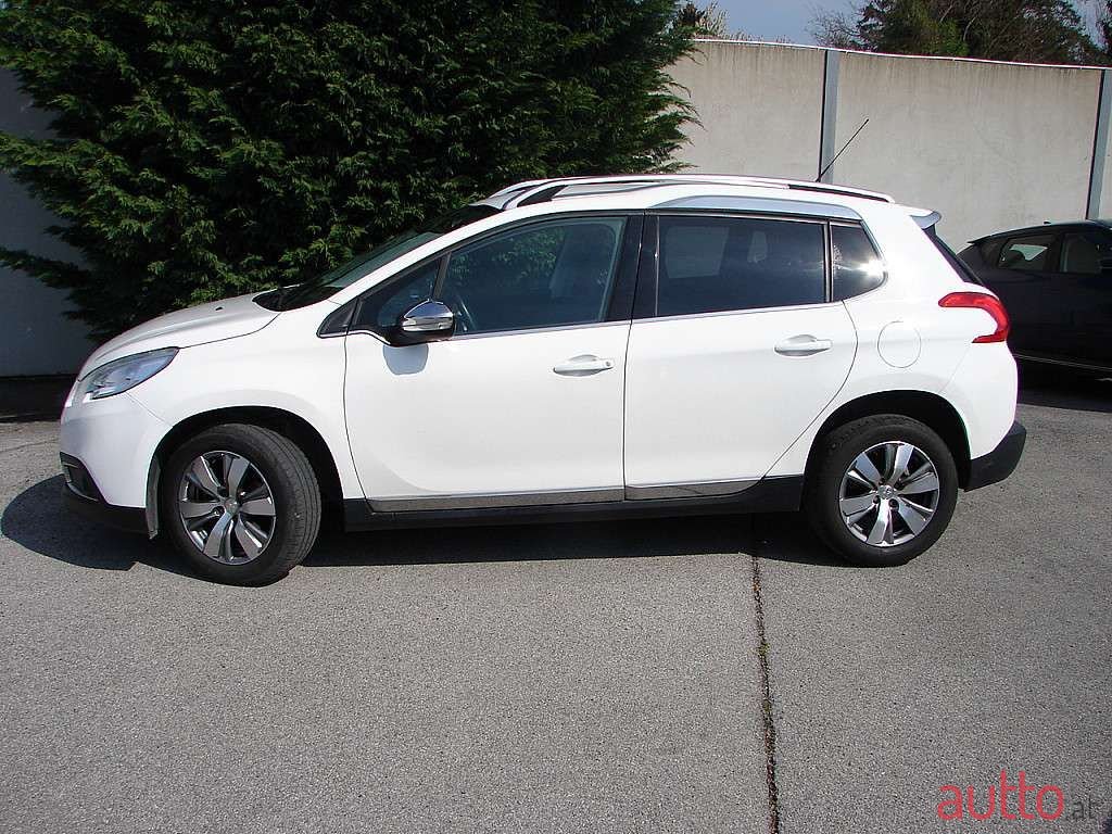 2015' Peugeot 2008 photo #3