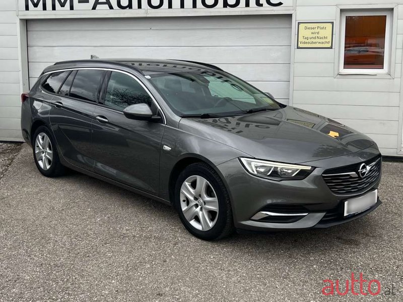 2017' Opel Insignia photo #1