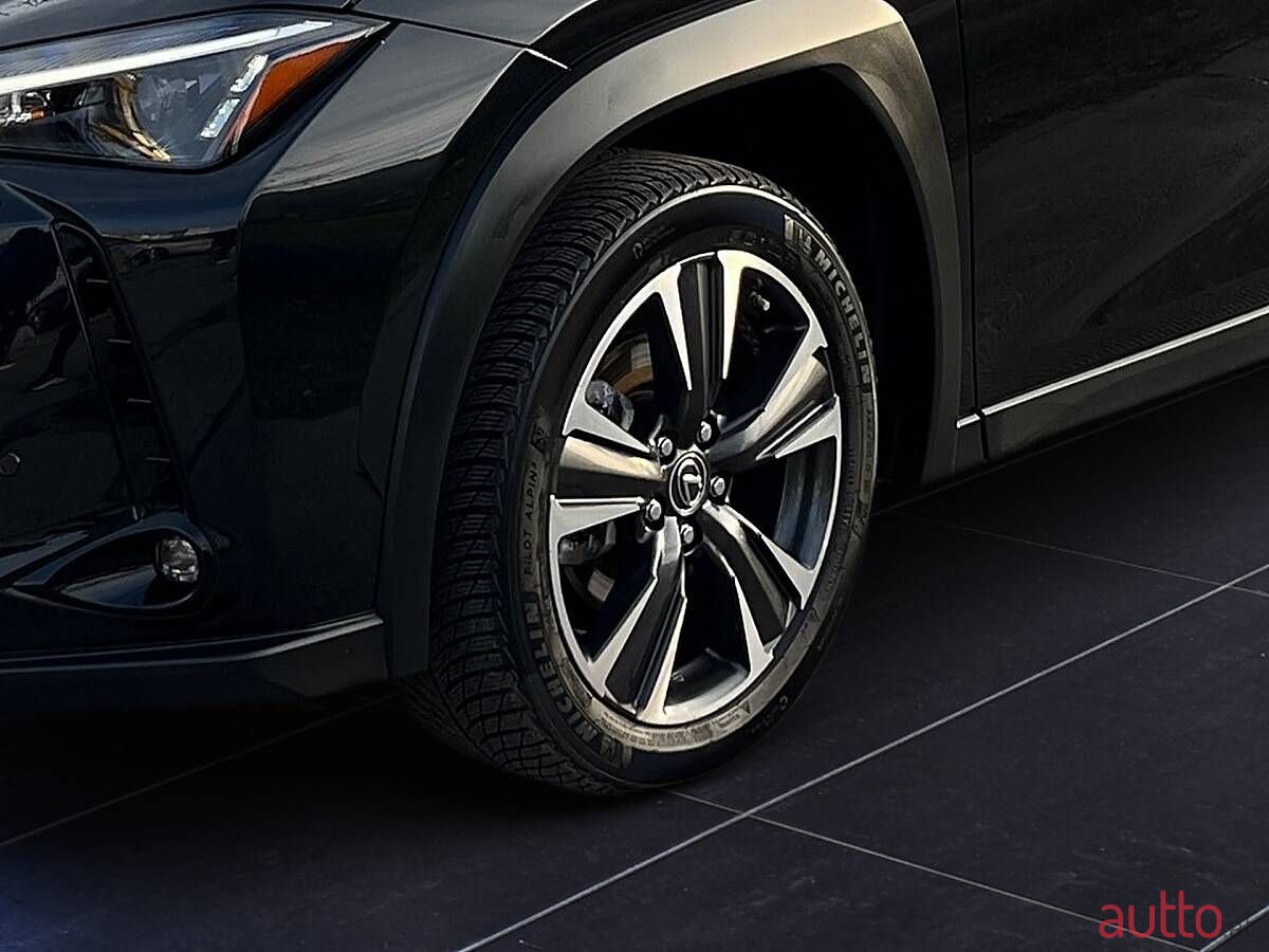 2023' Lexus UX photo #4