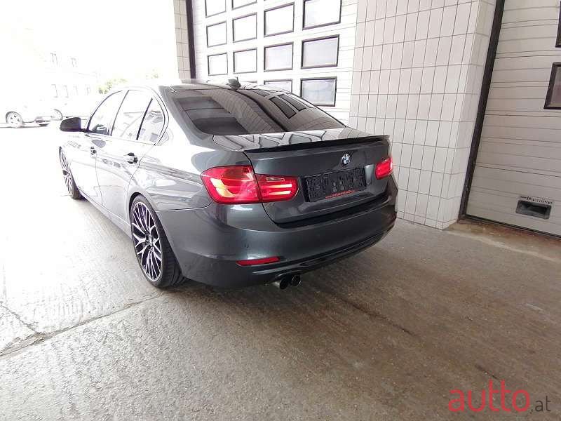 2012' BMW 3Er-Reihe photo #2