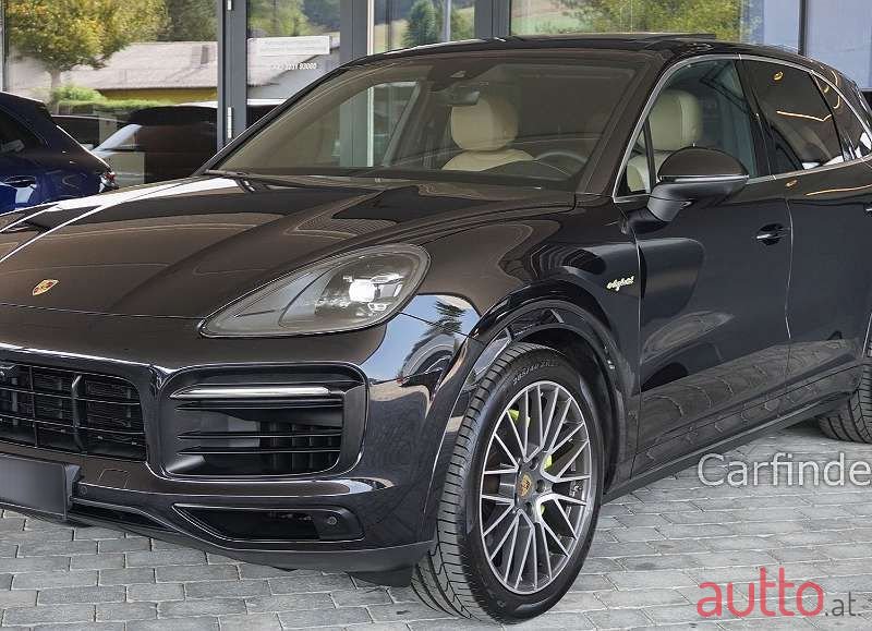 2018' Porsche Cayenne photo #6