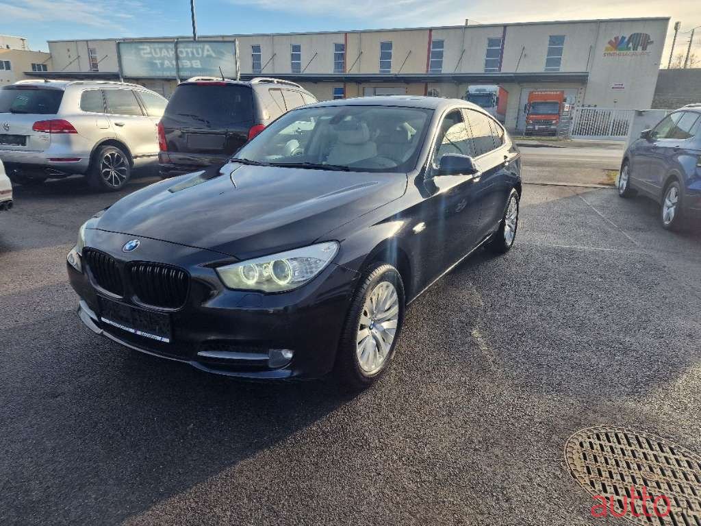 2011' BMW 5Er-Reihe photo #1