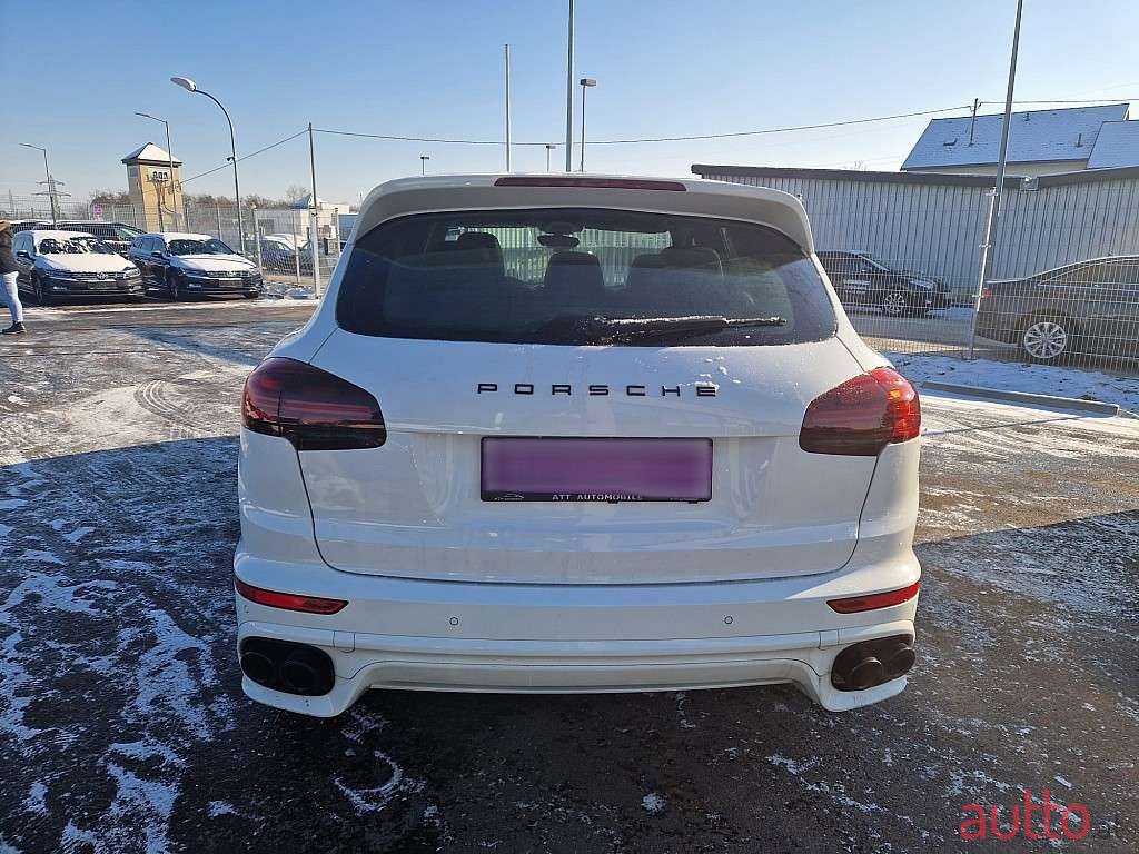 2015' Porsche Cayenne photo #5