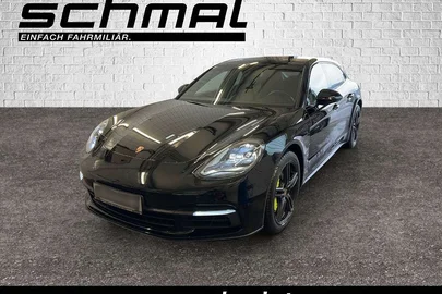 2017' Porsche Panamera