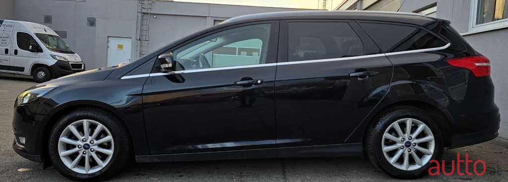 2017' Ford Focus photo #4