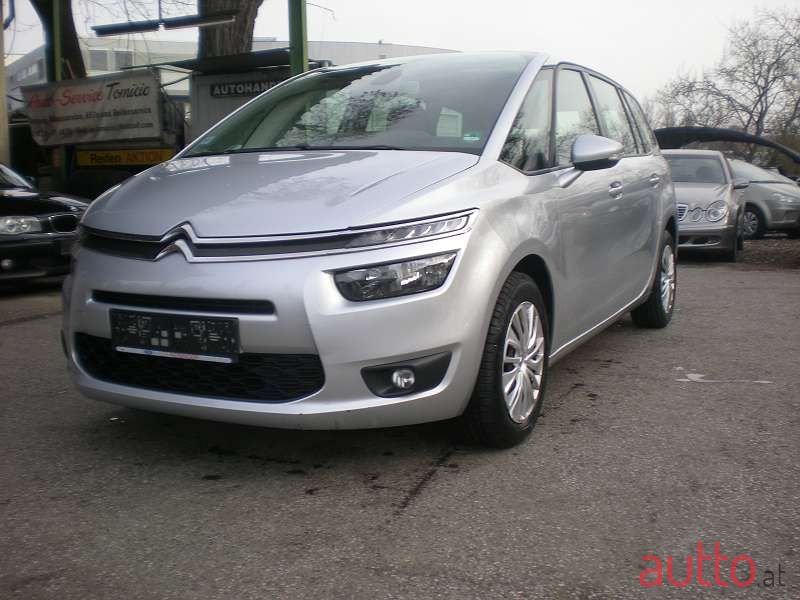 2015' Citroen C4 Picasso photo #3
