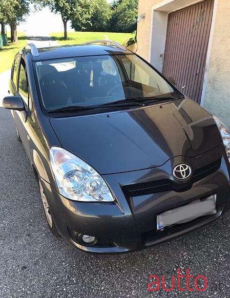 2008' Toyota Verso photo #1