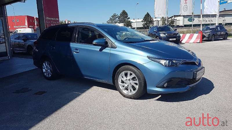2016' Toyota Auris photo #6