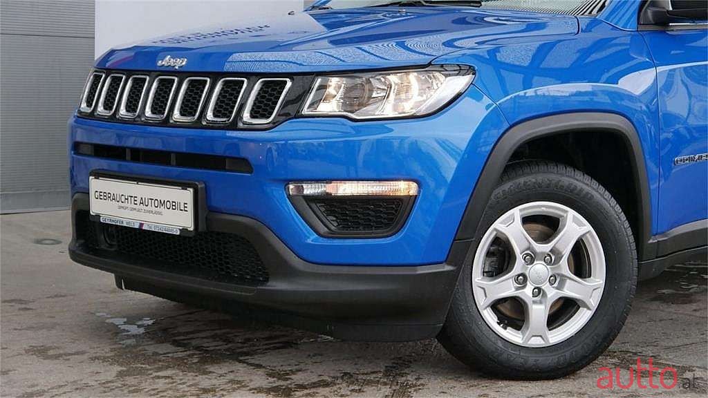 2020' Jeep Compass photo #3