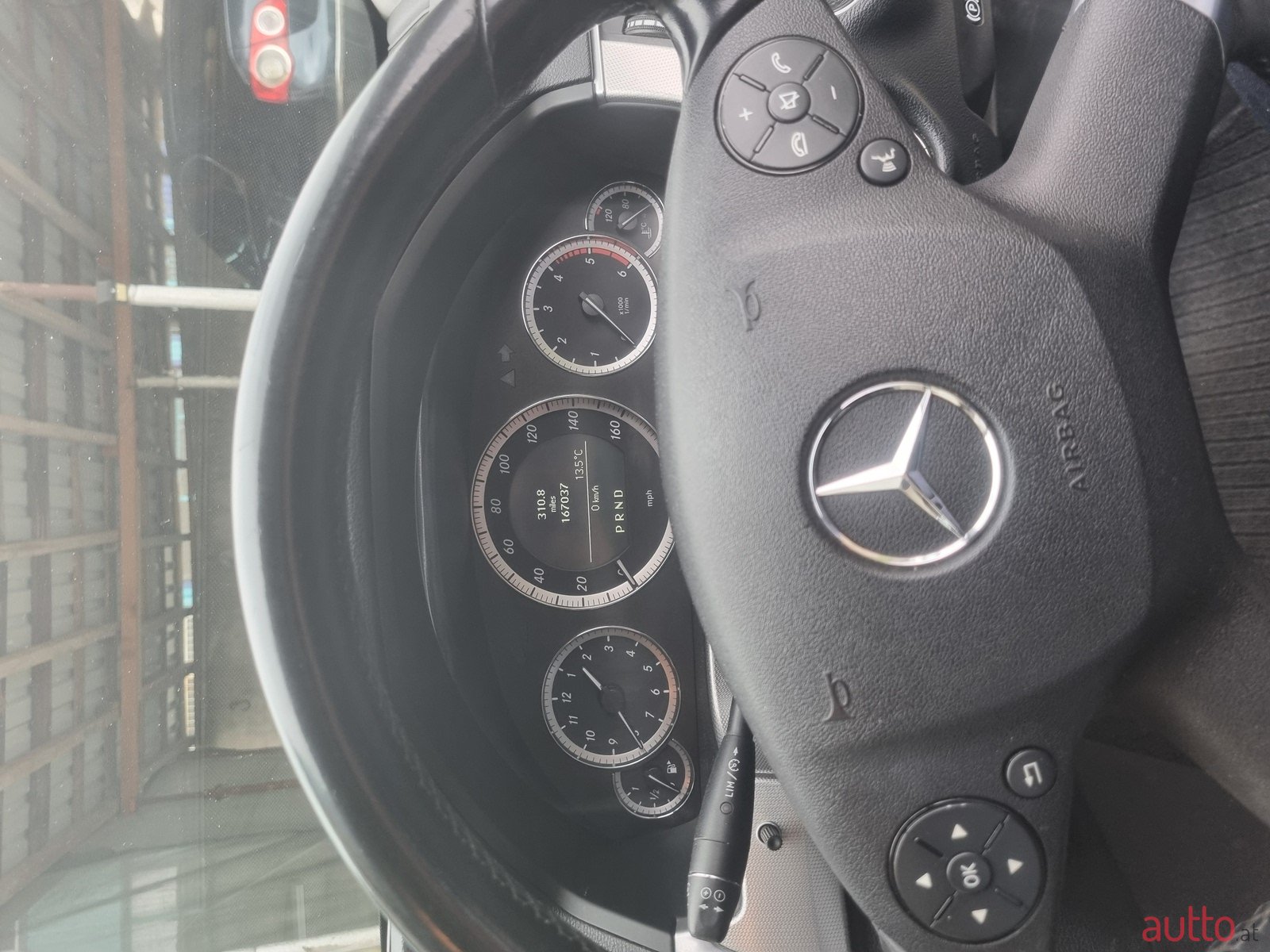 2009' Mercedes-Benz 220E photo #6