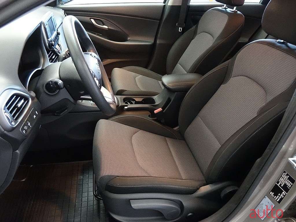 2017' Hyundai i30 photo #4