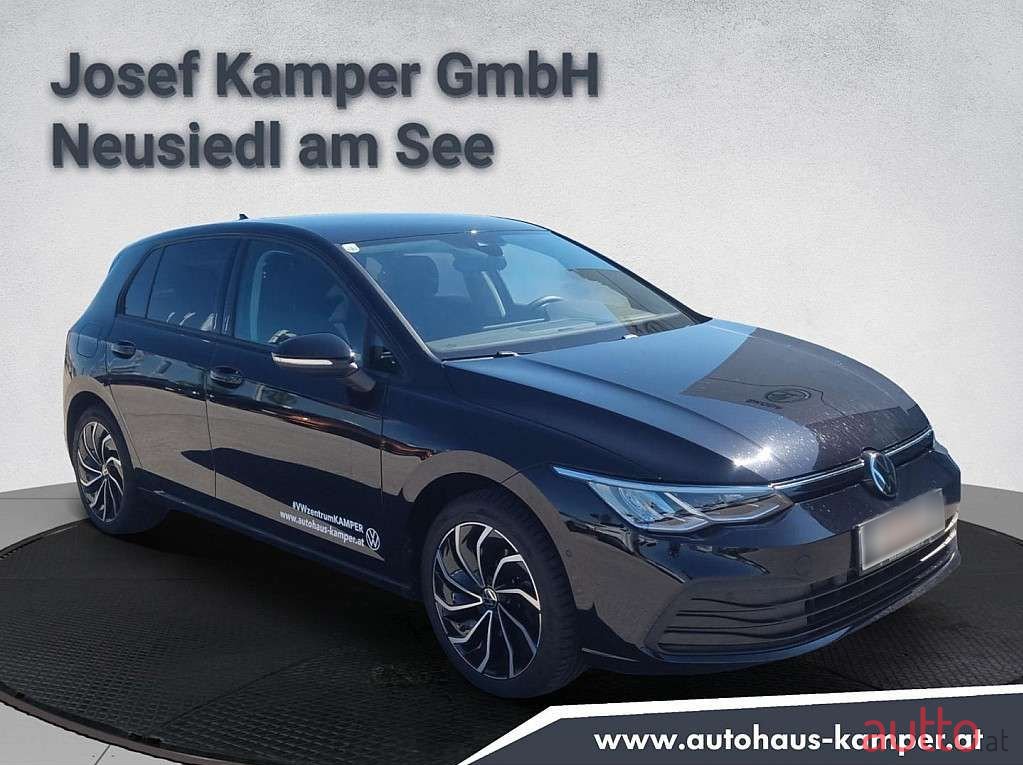 2023' Volkswagen Golf photo #2