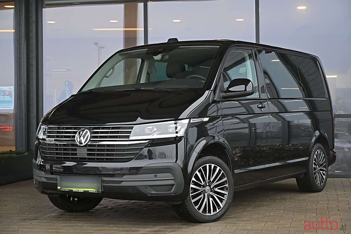 2023' Volkswagen Multivan photo #1