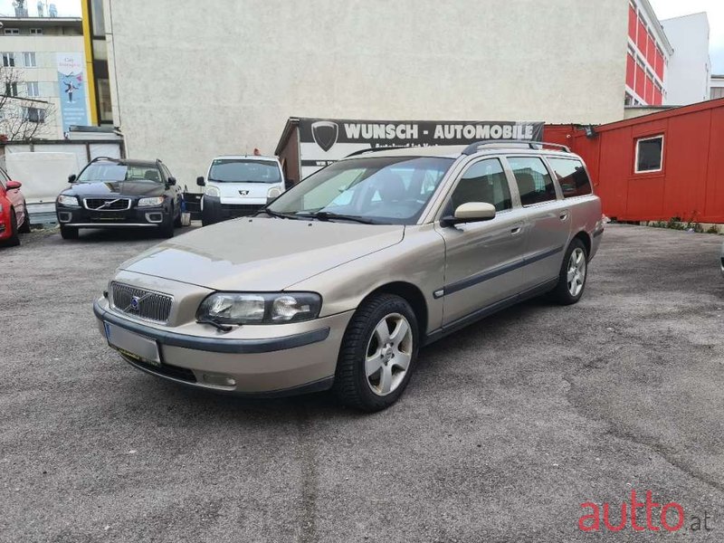 2003' Volvo V70 photo #1