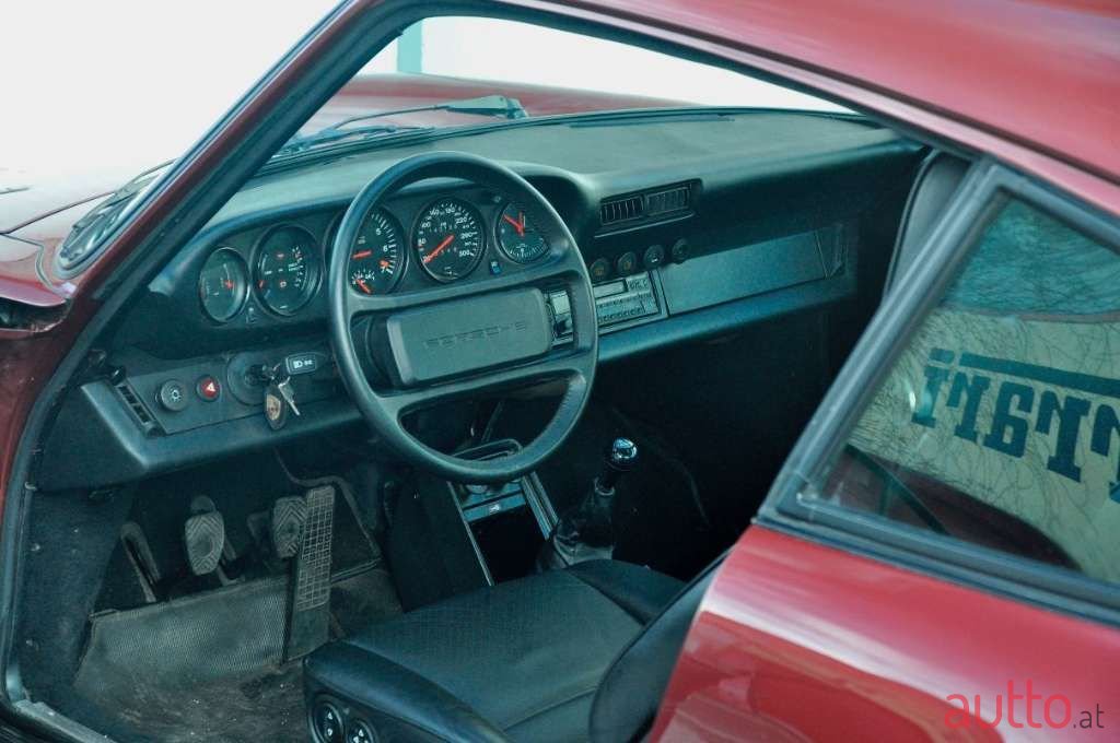 1985' Porsche 930 photo #5