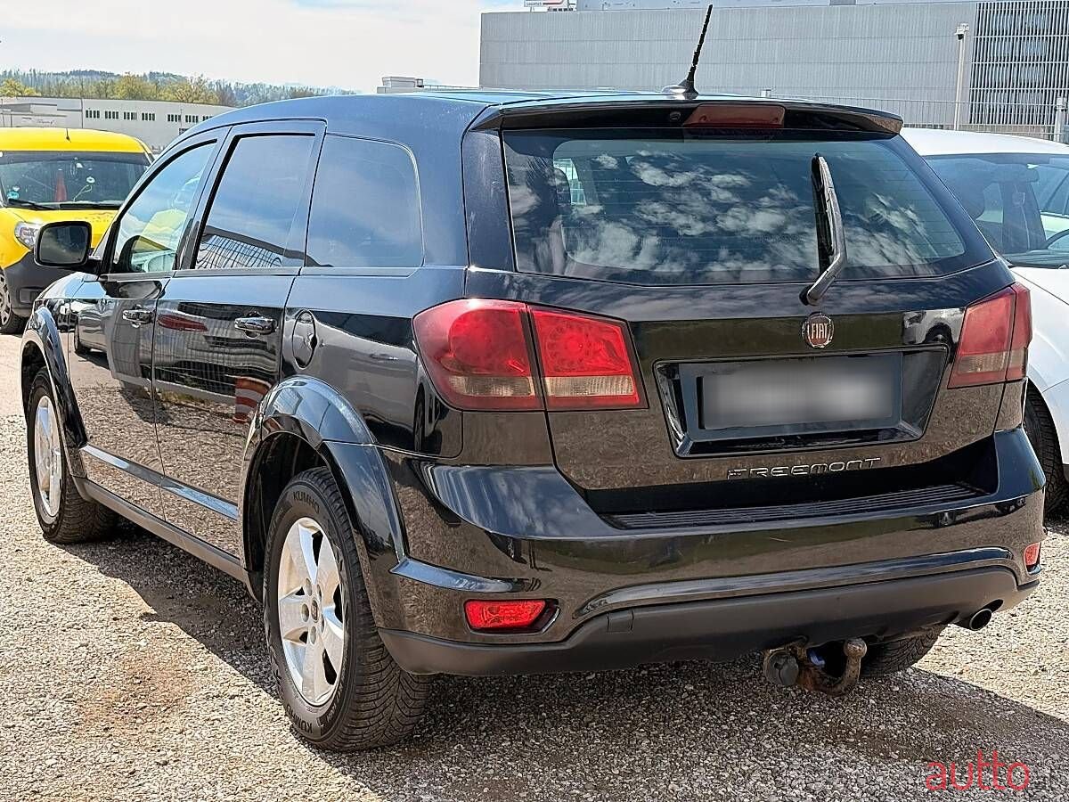 2012' Fiat Freemont photo #6