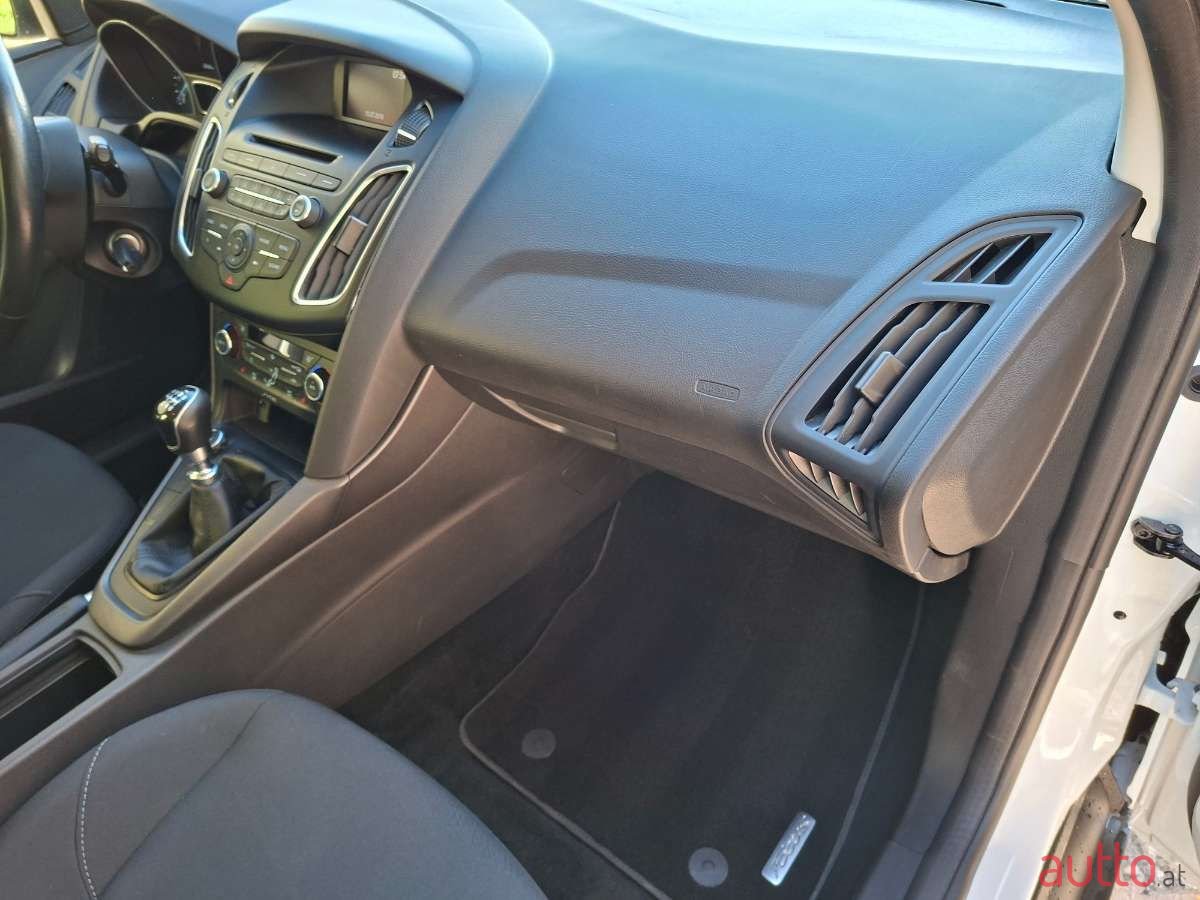 2018' Ford Focus photo #4