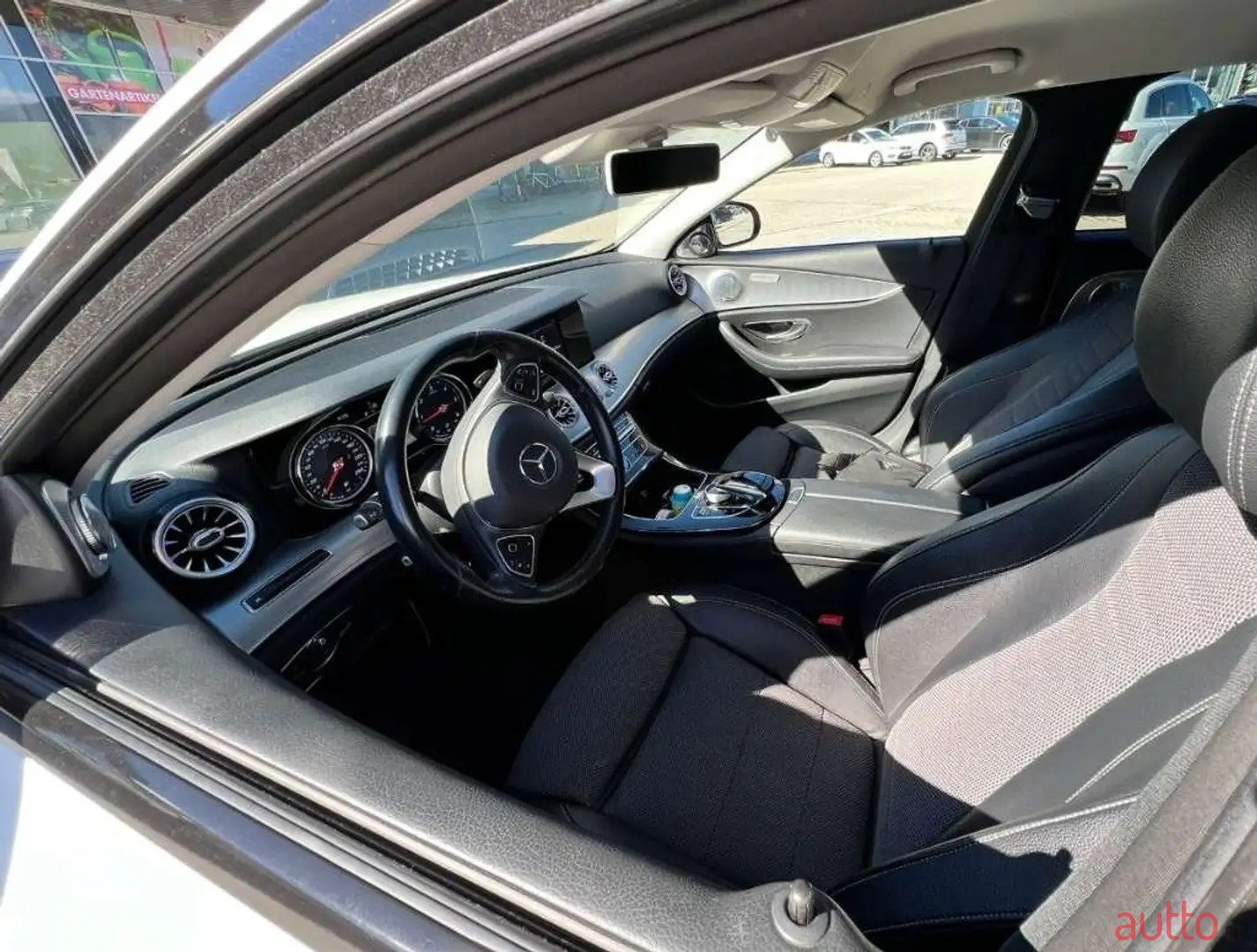 2017' Mercedes-Benz E 200 photo #5