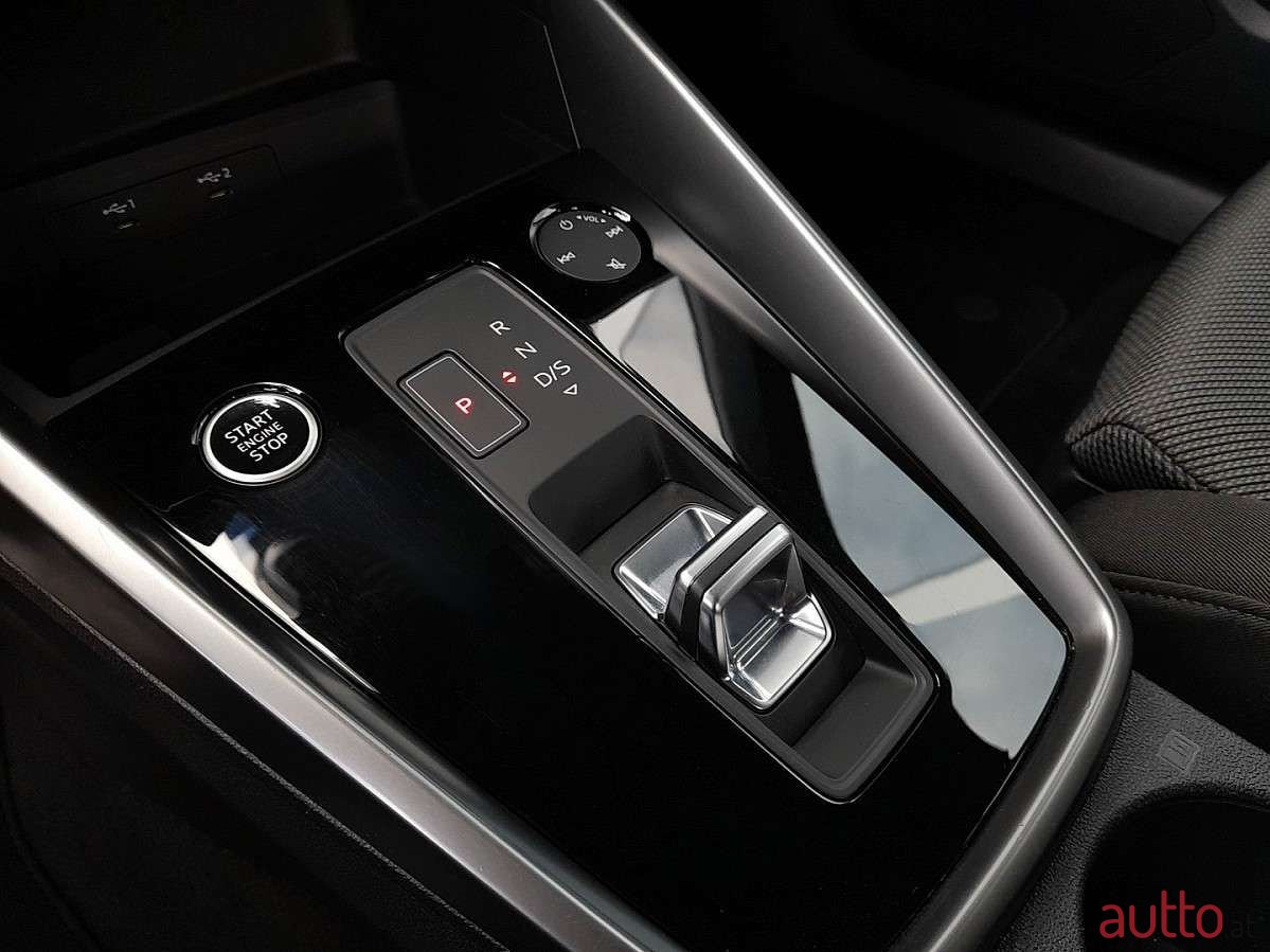 2022' Audi A3 photo #6