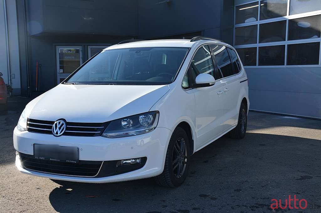 2010' Volkswagen Sharan photo #3