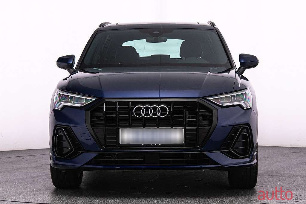 2022' Audi Q3 photo #1