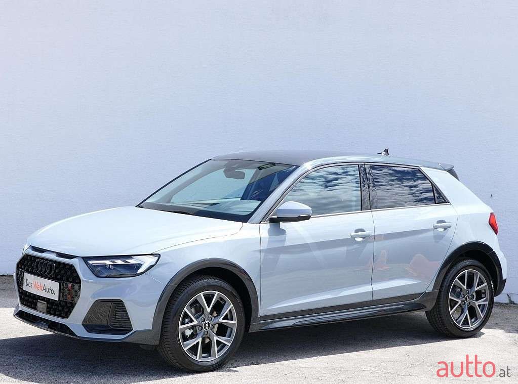 2022' Audi A1 photo #1