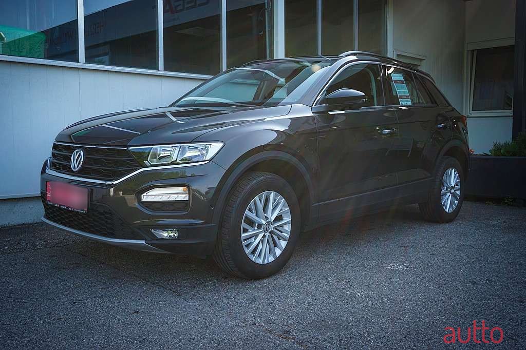 2018' Volkswagen T-Roc photo #3