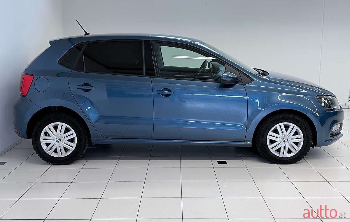 2017' Volkswagen Polo photo #5