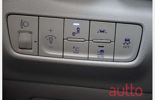 2020' Hyundai Kona photo #4