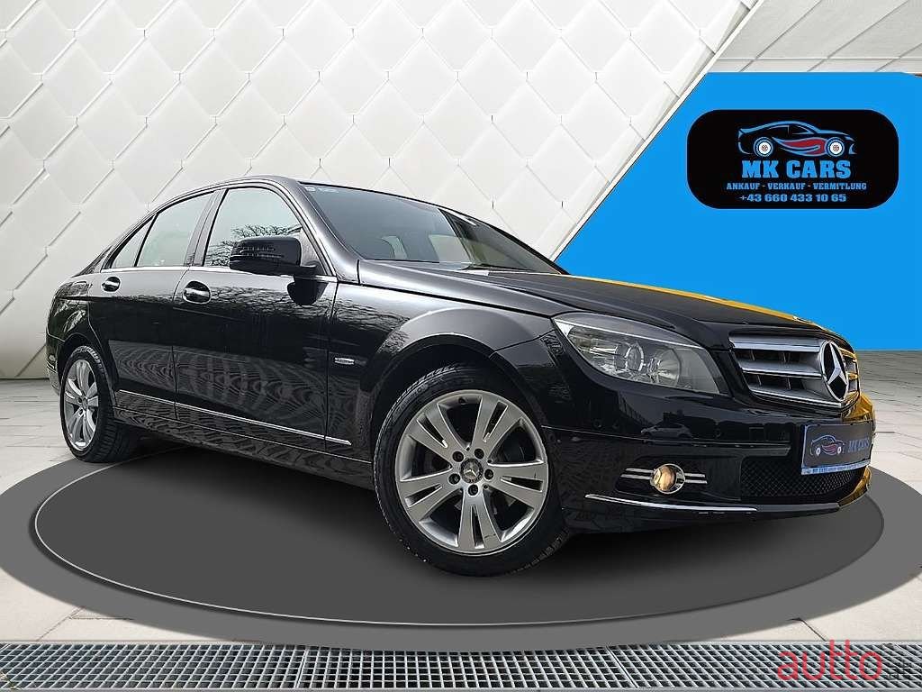 2011' Mercedes-Benz C-Klasse photo #2