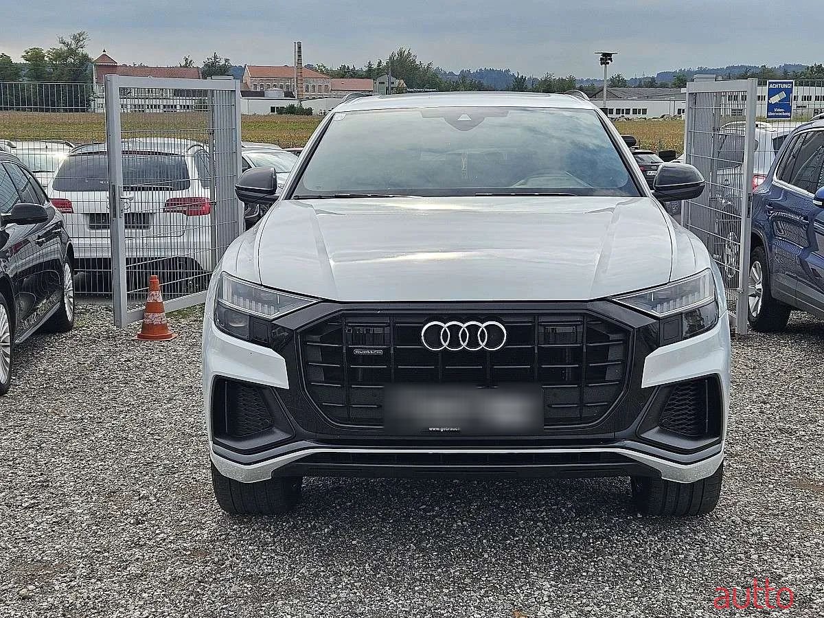 2019' Audi Q8 photo #2