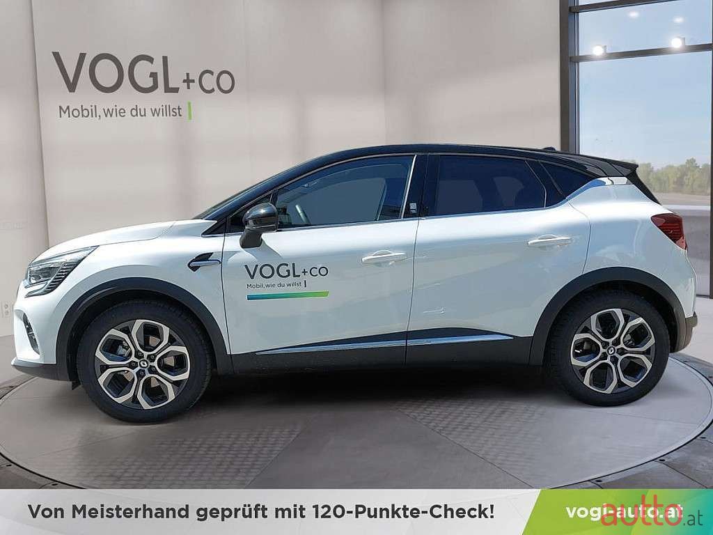 2022' Renault Captur photo #2