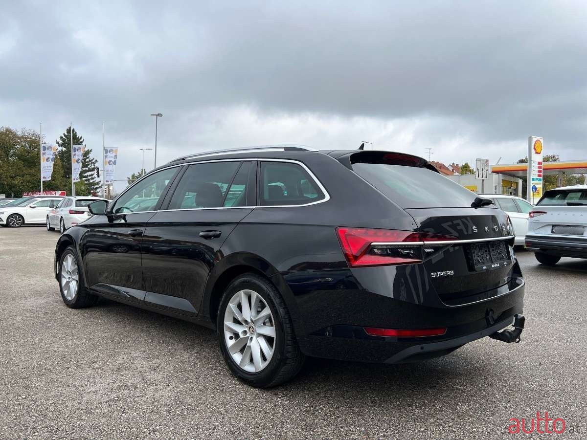 2020' Skoda Superb photo #5