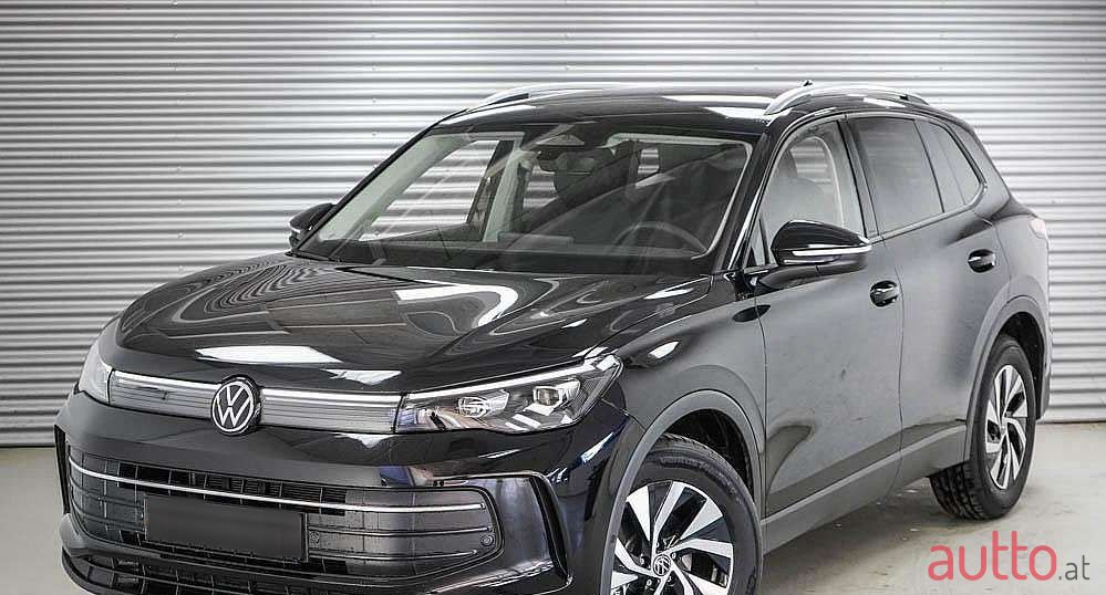 2024' Volkswagen Tiguan photo #2